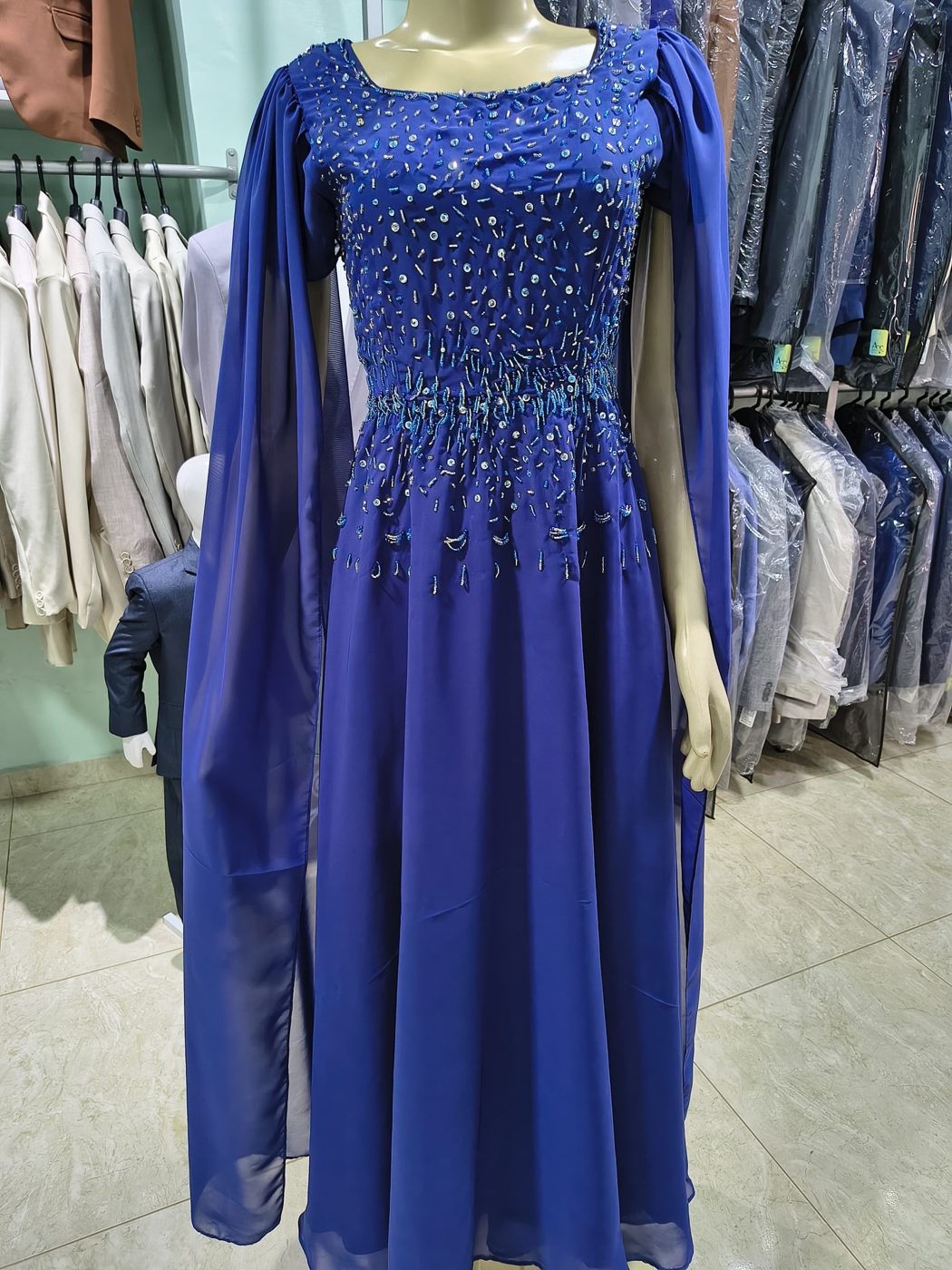 Vestido azul royal com brilho